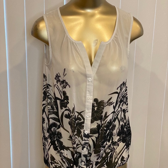 Le chateau tie sheer sleeveless blouse - Picture 1 of 5